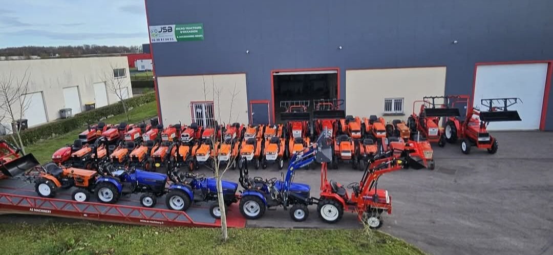 Showroom et parc JSB Micro-tracteurs Heudebouville